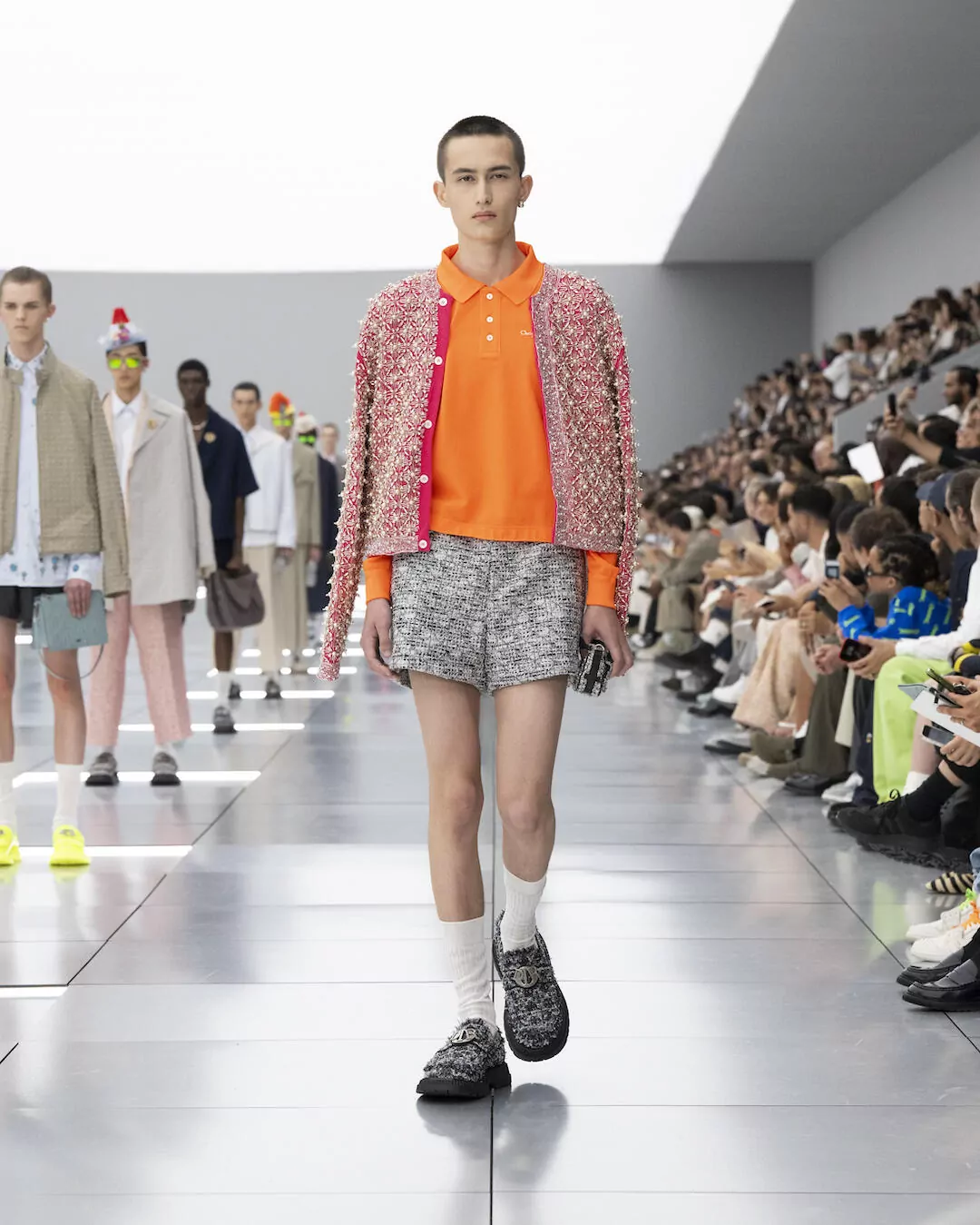 LOUIS VUITTON - Louis Vuitton Fashion SUMMER BREEZE IN PALM SPRINGS