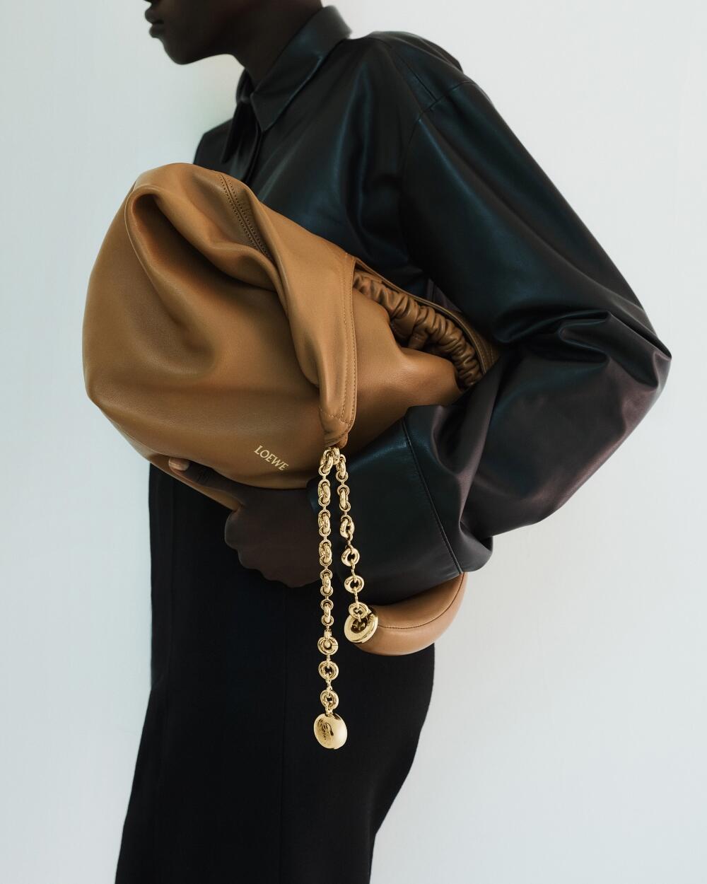 LOEWE unveils the Squeeze: A quirky, luxurious statement bag for FW23