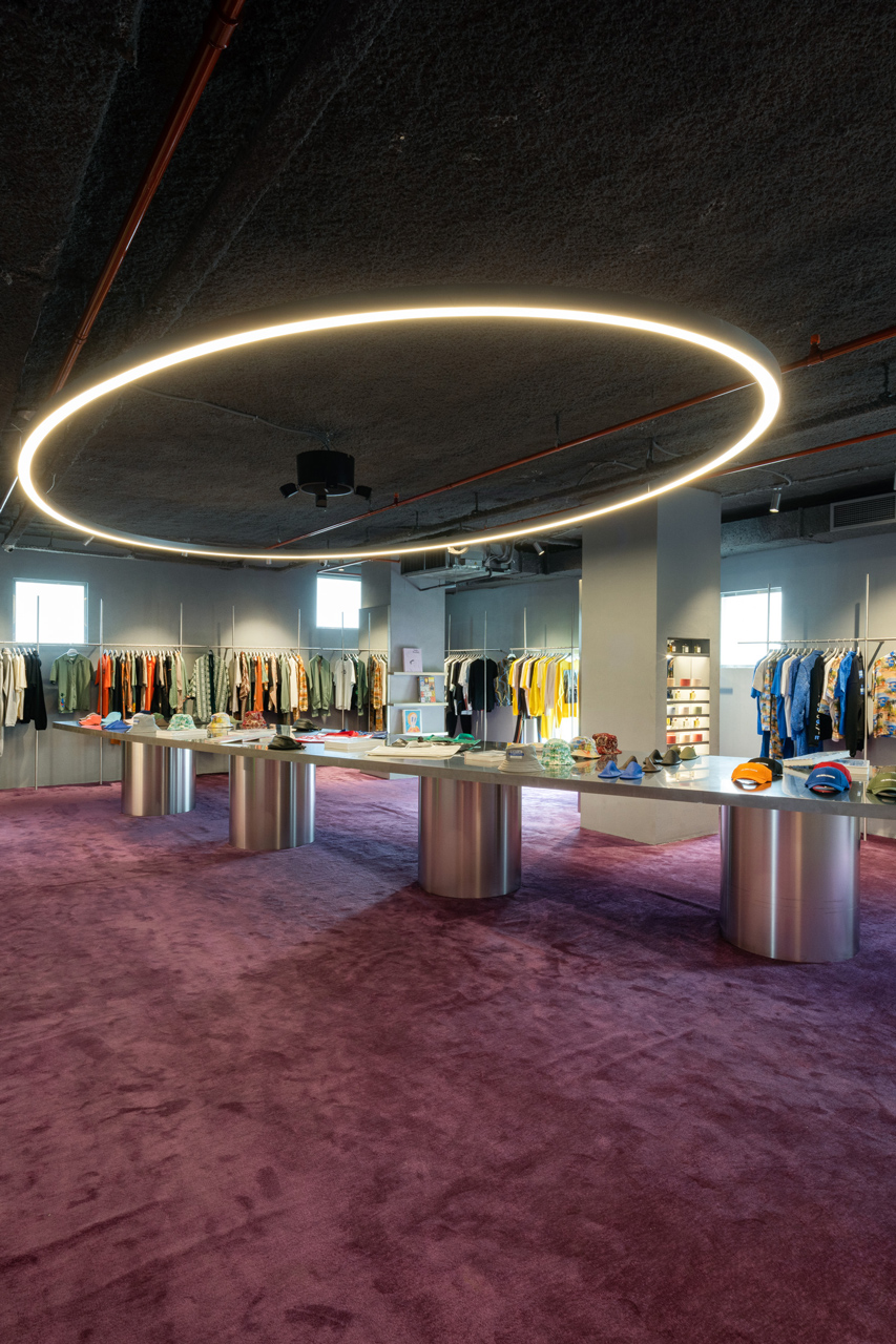 Turkish label Les Benjamins finally opened the doors to its new flagship store on Bagdat Avenue in Turkey. 